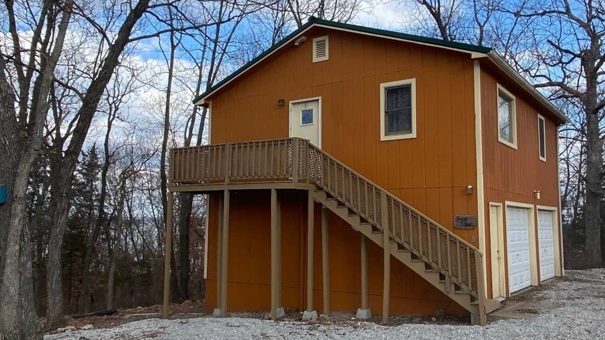 Warsaw Cabin | Eagle's Nest - Reel and Trigger