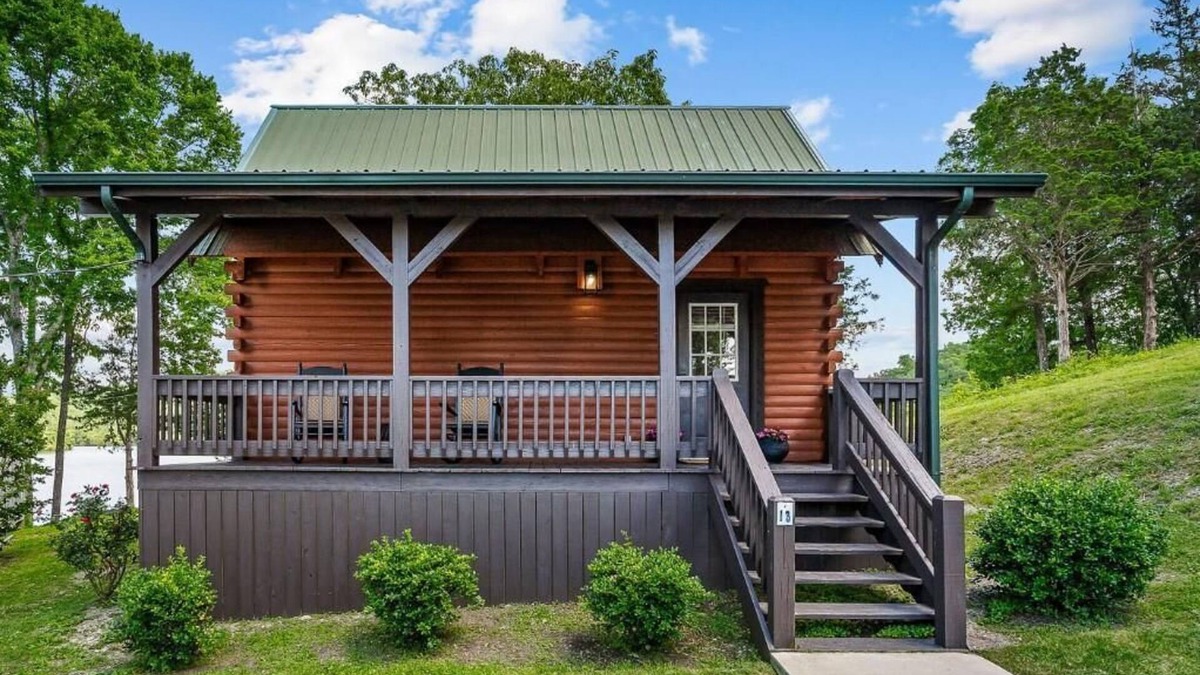 Allons Cabin | Eagle's Perch Cabin 13 with Loft - One bed in loft, sleeper sofa and full kitchen