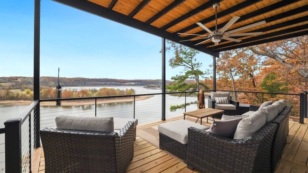 Springdale House | Eagles Bluff - Views of Beaver Lake