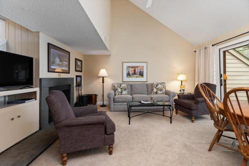 Wintergreen House | Eagles Court 27 with Wintergreen Advantage