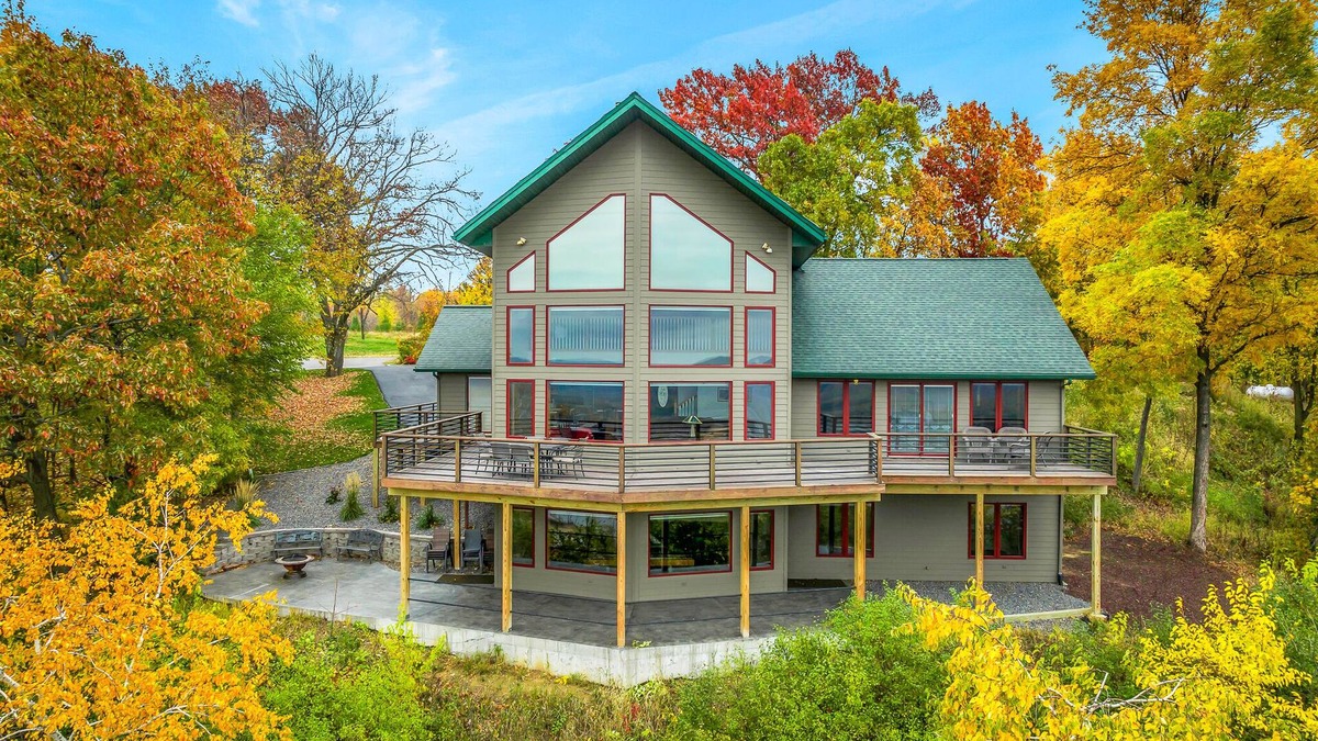 De Soto House | Eagles Landing Sleeps 10 HOT TUB
