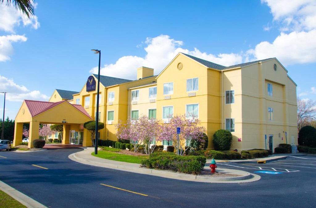 Statesboro Hotel | Eagles Nest Inn