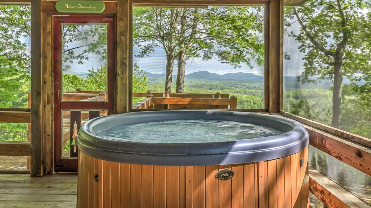 Morganton Cabin | Eagles Nest- Pet Friendly | Screened Porch | Hot Tub | My Mountain