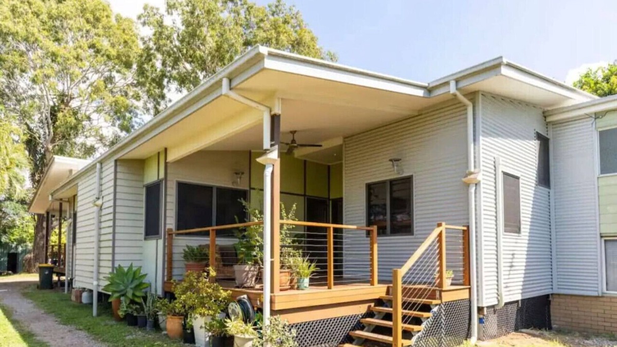Nudgee Beach House | Eagles Nest Two Bed Home Nudgee Beach