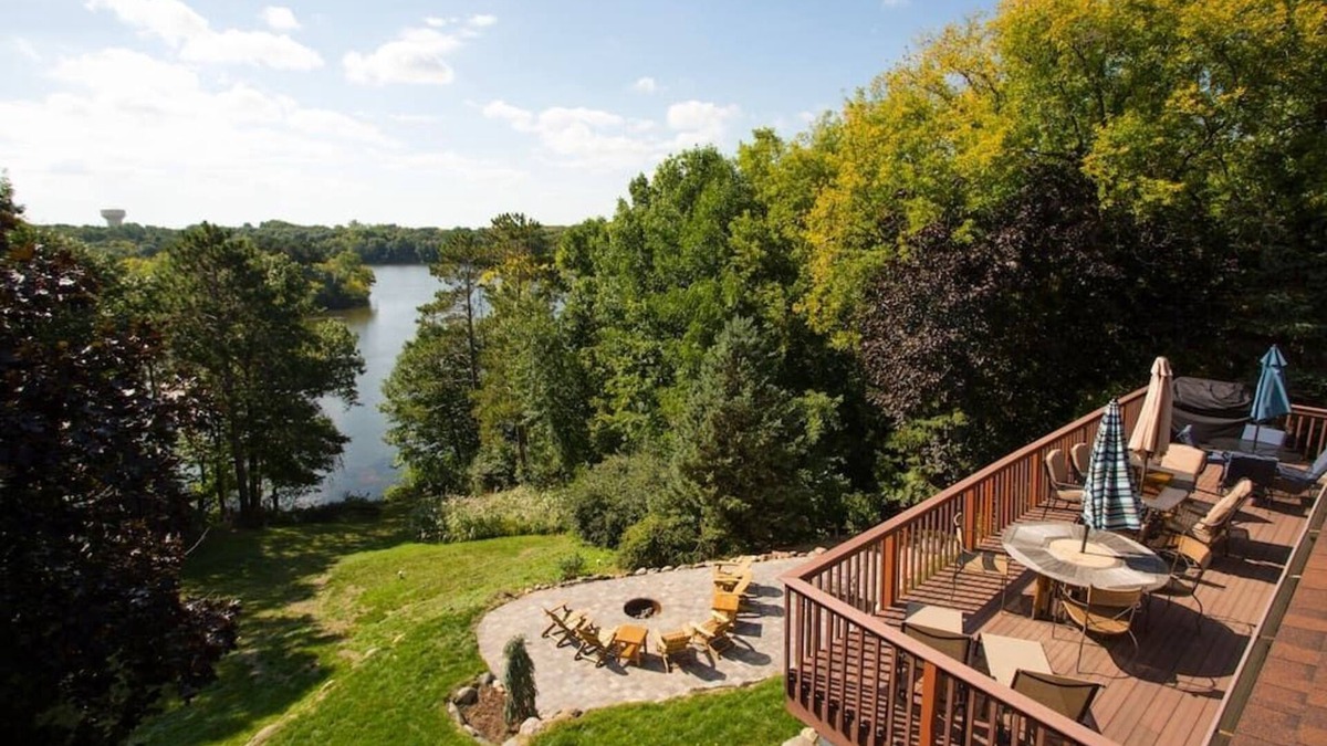 Inver Grove Heights House | Eagle’s Nest - Lake Home with Hot Tub and Fire Pit