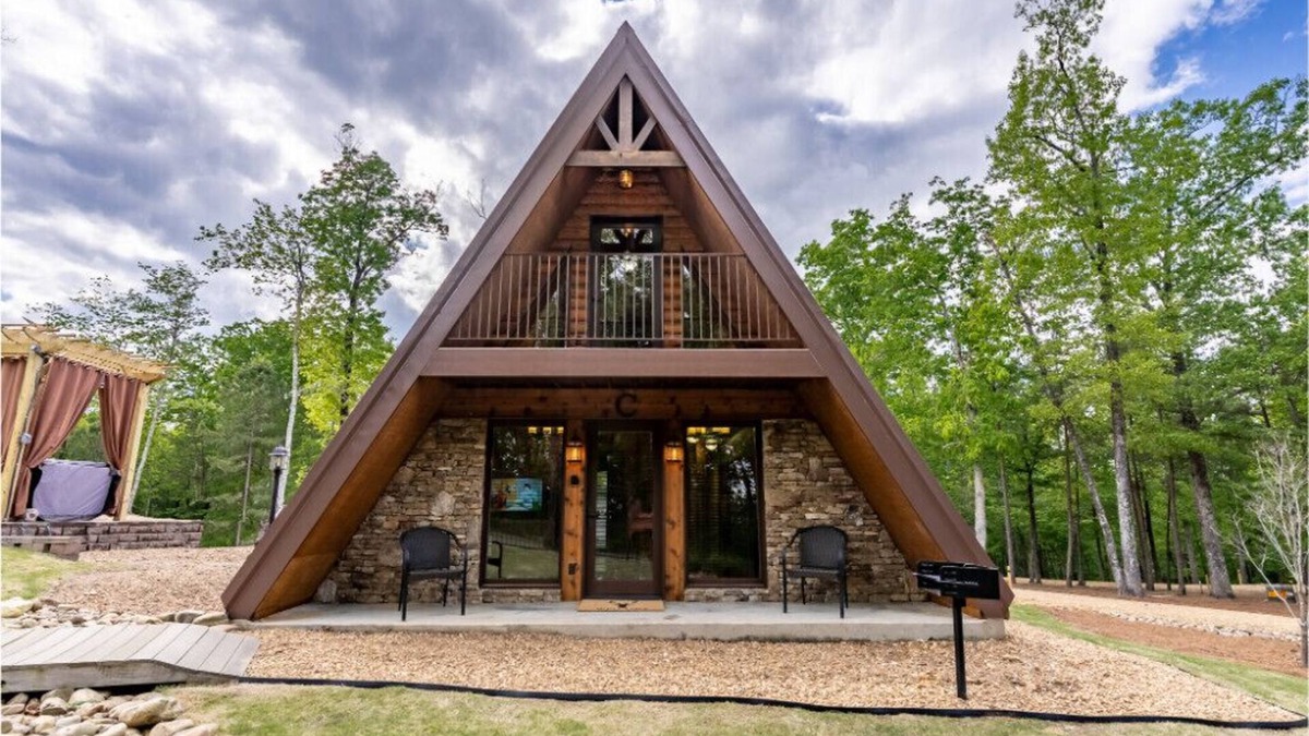 Dawson Cabin | Eagles Rest Cabin w/Hot Tub - Sleeps 6