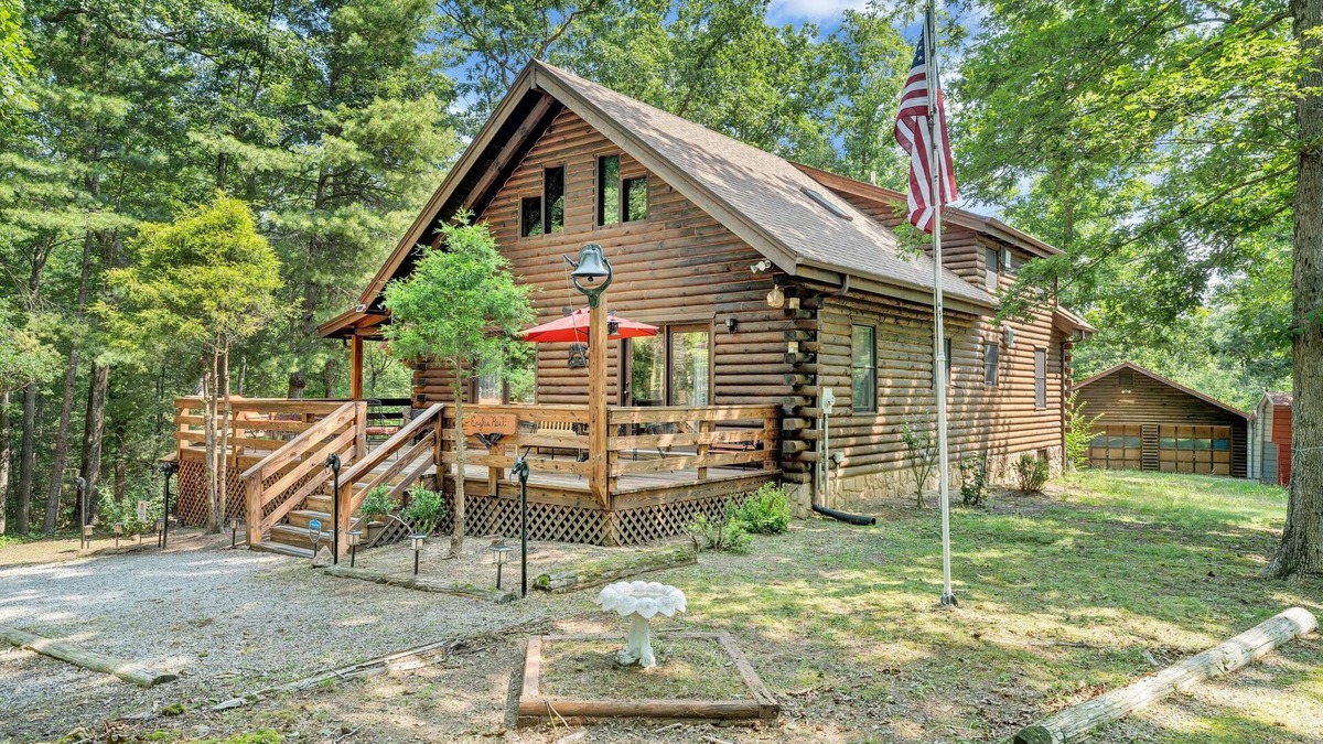 Craig Creek Cabin | Eagles Rest~Cozy, Updated, Charming 3 BR cabin!