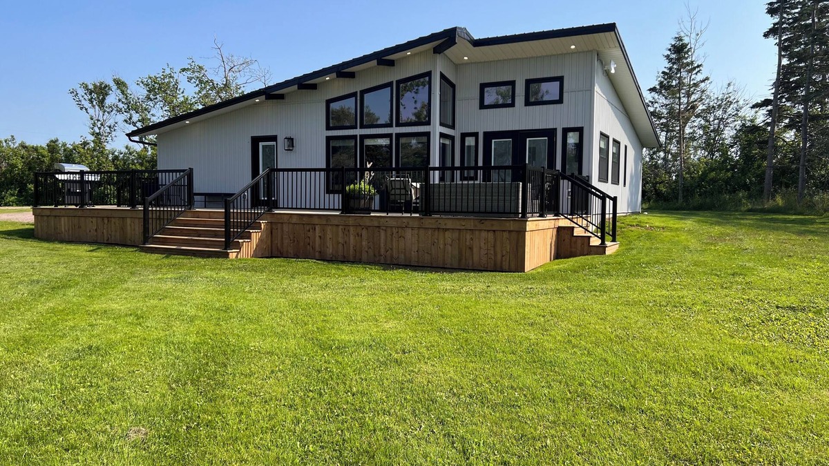 Bayview Cottage | Eagles View - Cavendish Family Cottage minutes to attractions
