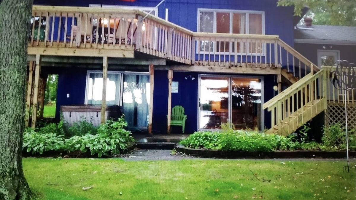 Remer House | Eagle’s View on Mabel Lake!