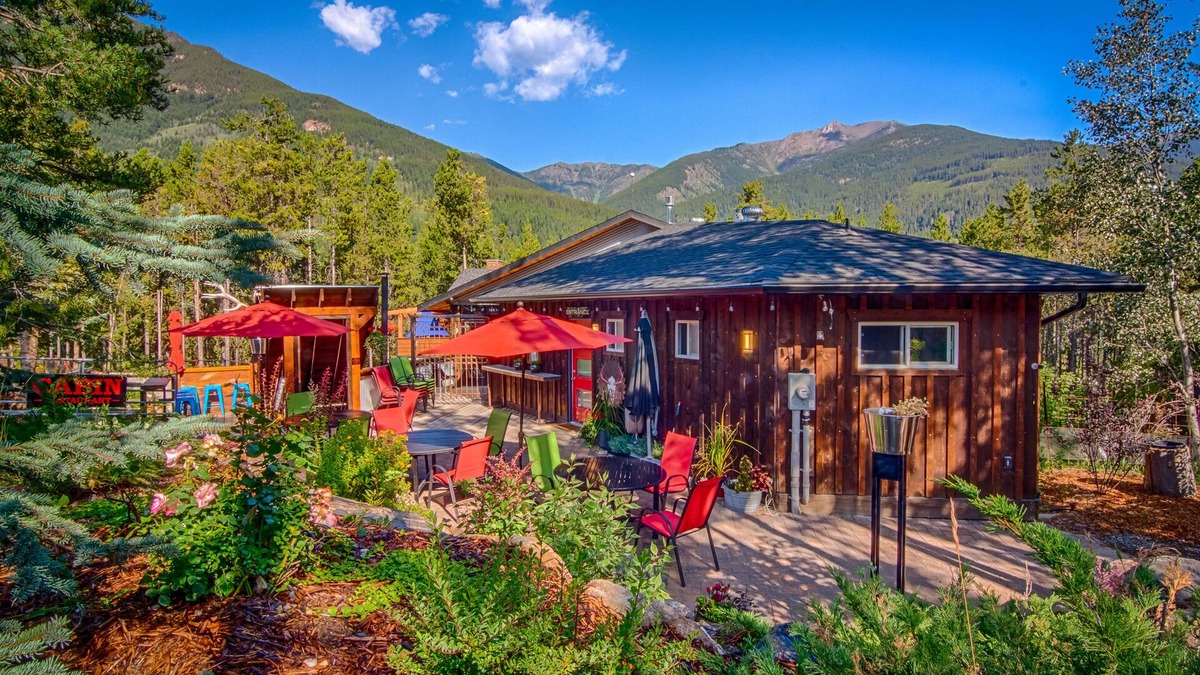 East Kootenay Bed & Breakfast | Earl Grey Lodge