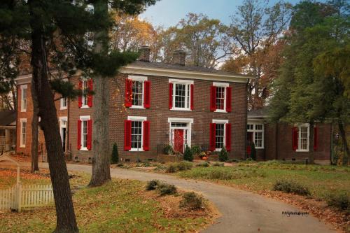 Rocky Mount Bed & Breakfast | Early Inn at the Grove
