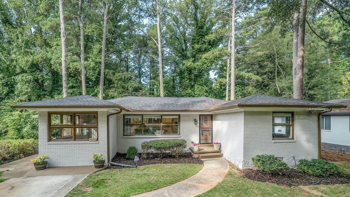 Belvedere Park House | East Atlanta Luxury Living on minutes fr downtown