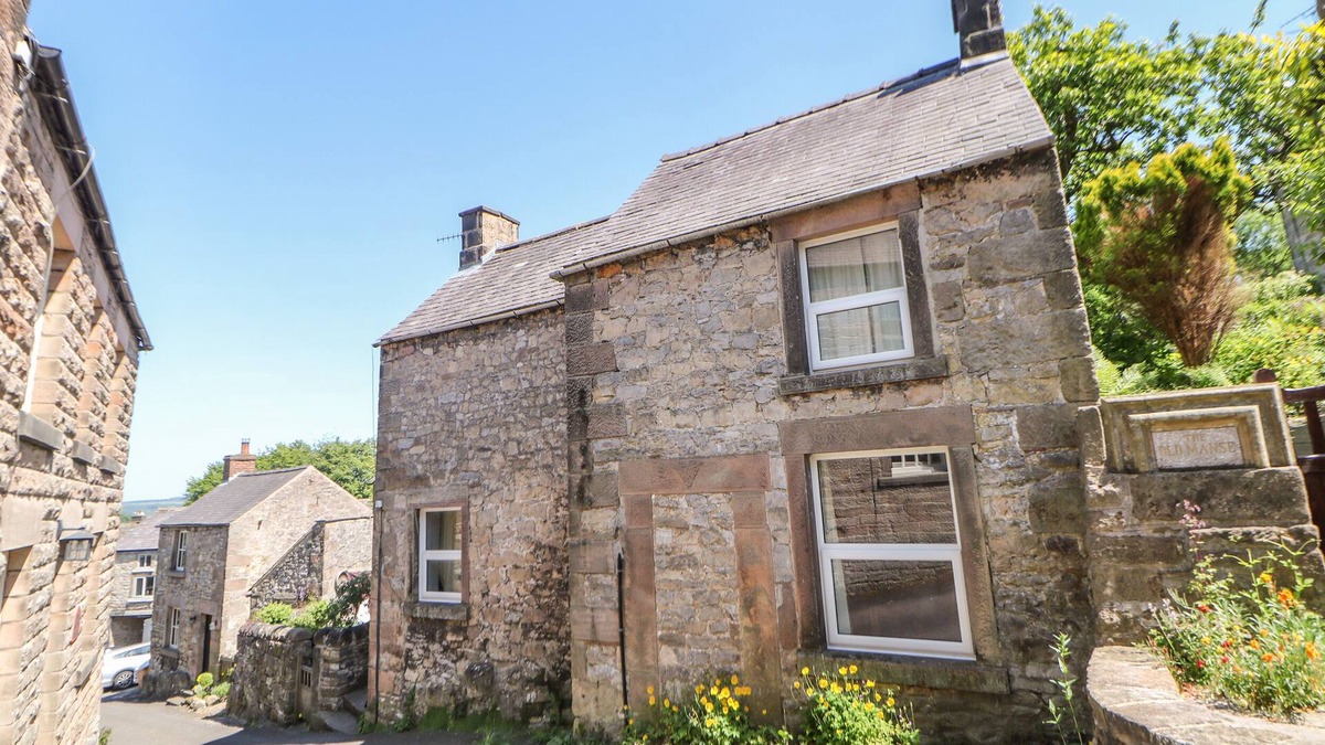 Winster Cottage | EAST BANK COTTAGE, pet friendly, character holiday cottage in Winster