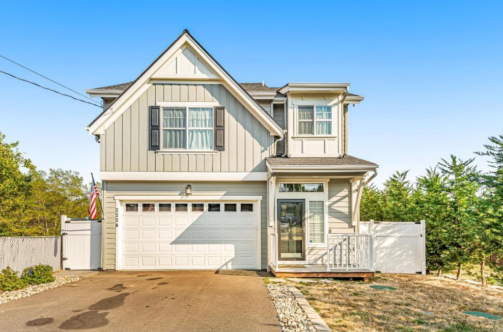 Bremerton House | East Bremerton Beauty