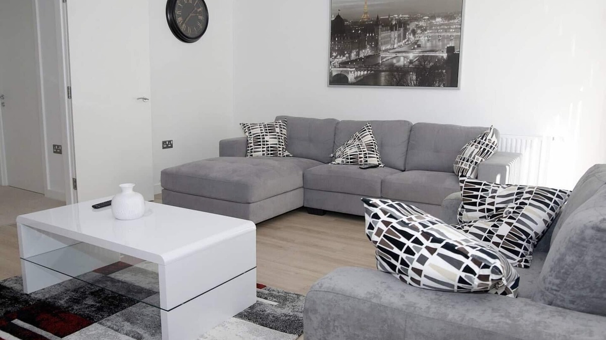Canning Town House | East Central London - Sleeps 6 - Pet Friendly