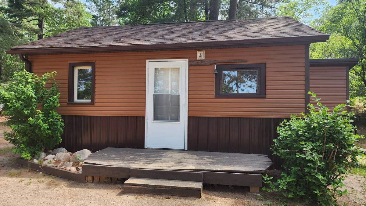 Nevis Resort | East Crooked Lake Cabin 6