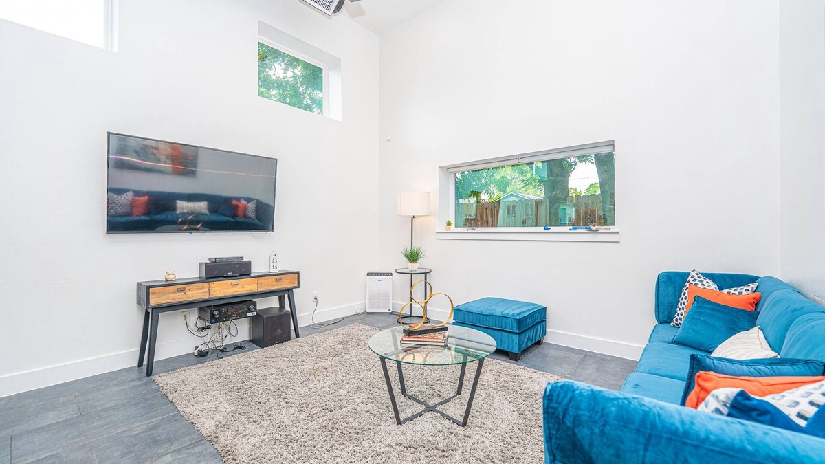 Greater East End House | East Downtown Modern Luxury Retreat