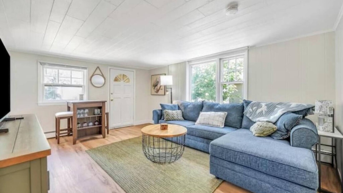Flanders Cottage | East End Escape