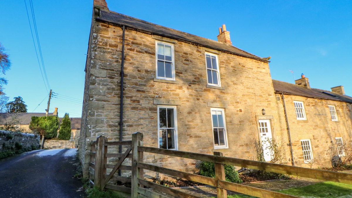 Humshaugh Cottage | EAST FARMHOUSE COTTAGE, family friendly, with open fire in Humshaugh