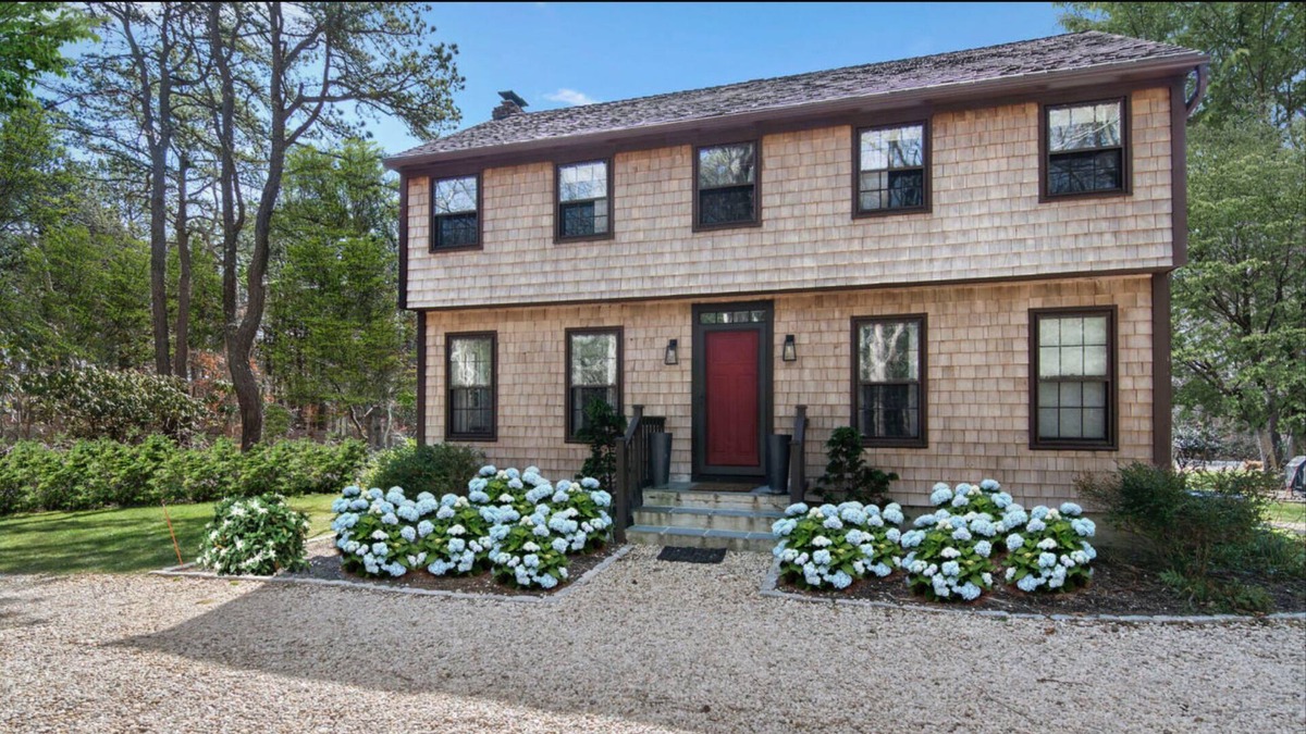 East Hampton North Cottage | East Hampton Charm