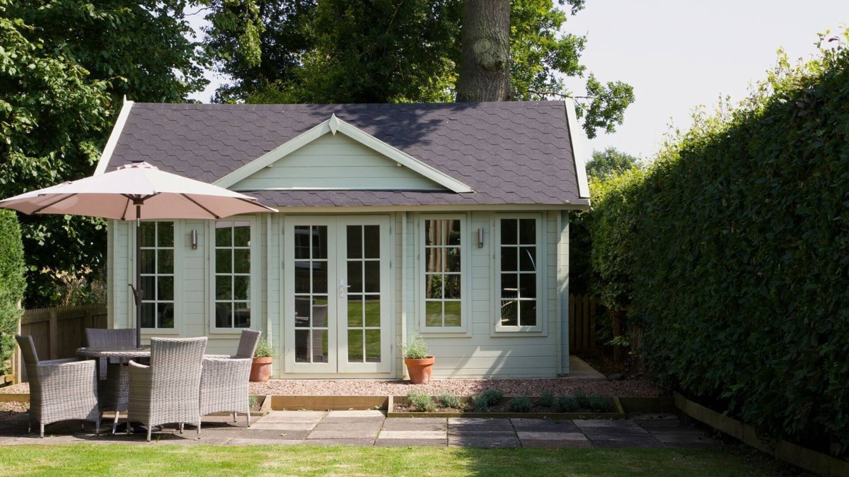 Leitholm Apartment | East Lodge, Bughtrig - Sleeping 4 Guests in 2 Bedrooms, Dog Friendly