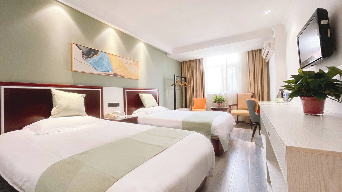 Huishan District Hotel | East Maples Inn Wanda