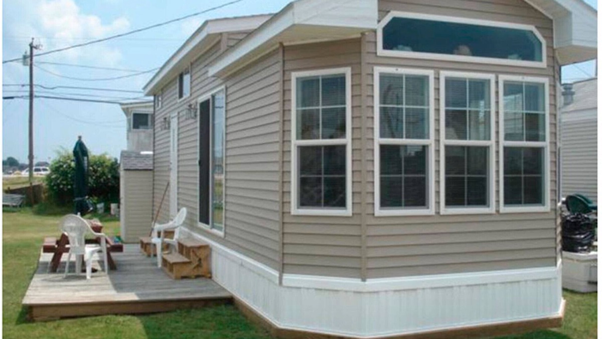 Snug Harbor House | East Matunuck Ocean/Salt Pond/Beach Getaway