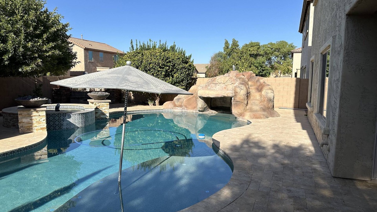 Mesa House | East Mesa Rock slide paradise! 5bdr, 3bath