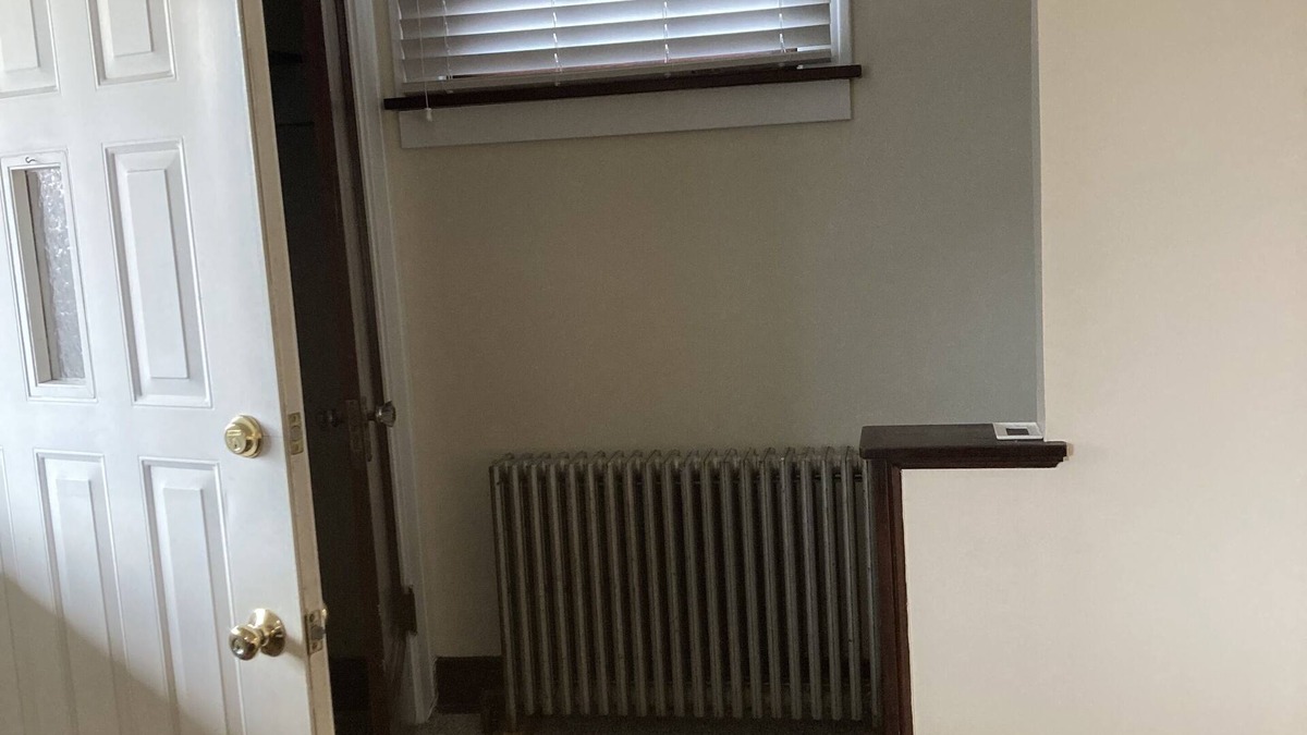 Forest Hills House | East of Pgh spacious house-2 brms+office-2ba-new kitchen-safe nbhd,off-st pkg