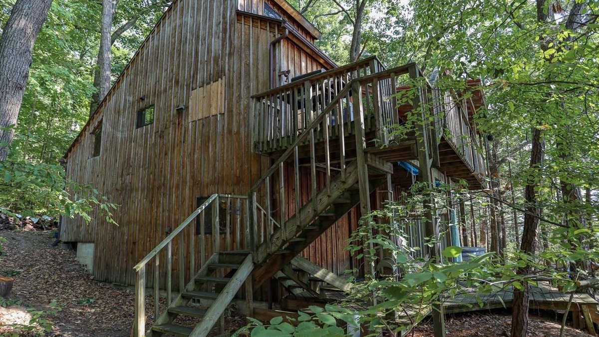 Valois Cabin | East Seneca Lake Cottage Nestled Amongst the Trees, Near Watkins Glen