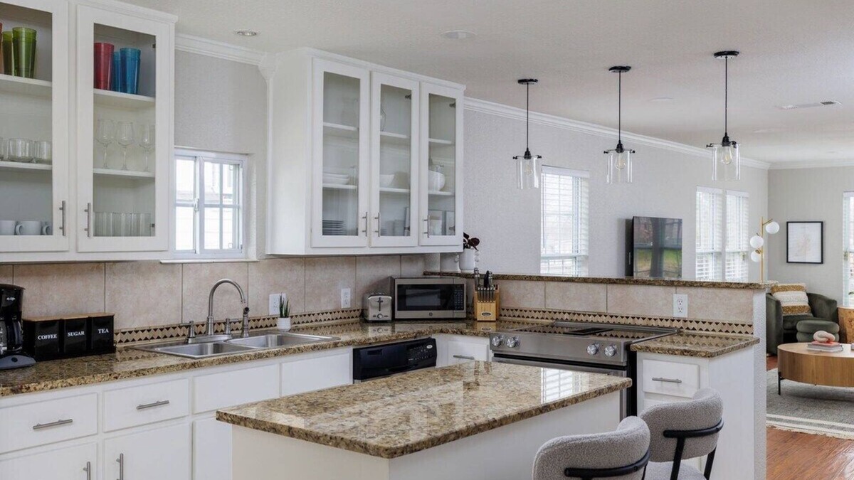McKinley Heights House | East Side Charmer, King Bed, 3 BR, Close to UT