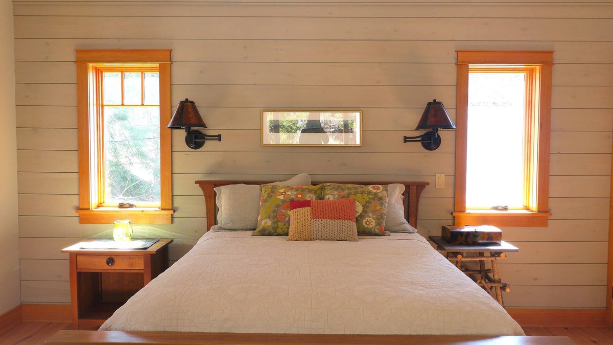 Pilot Knob House | East side Lake George carriage house for rent. Adirondack detailing.