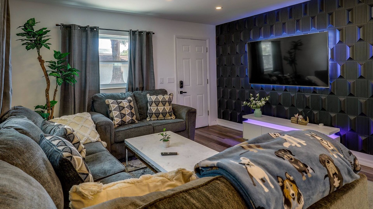 East Tampa House | East Tampa Getaway - 5 Mi to Amalie Arena!