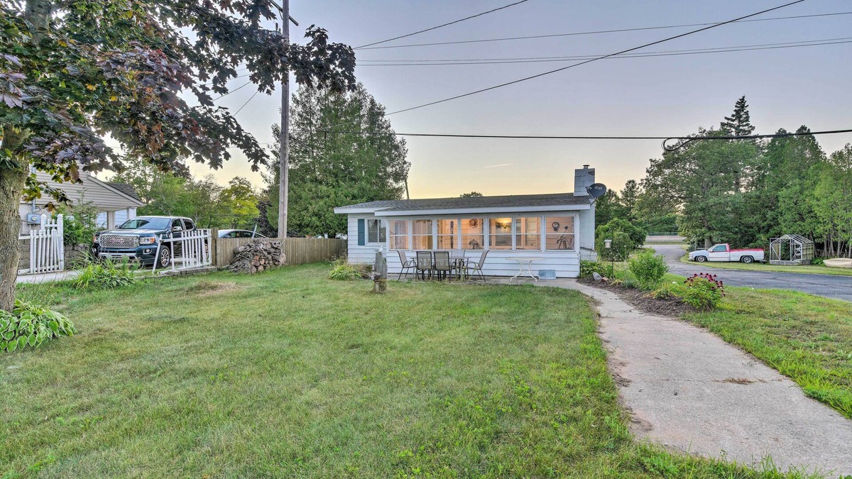East Tawas Cabin | East Tawas Cabin w/Lake Huron Access & Views