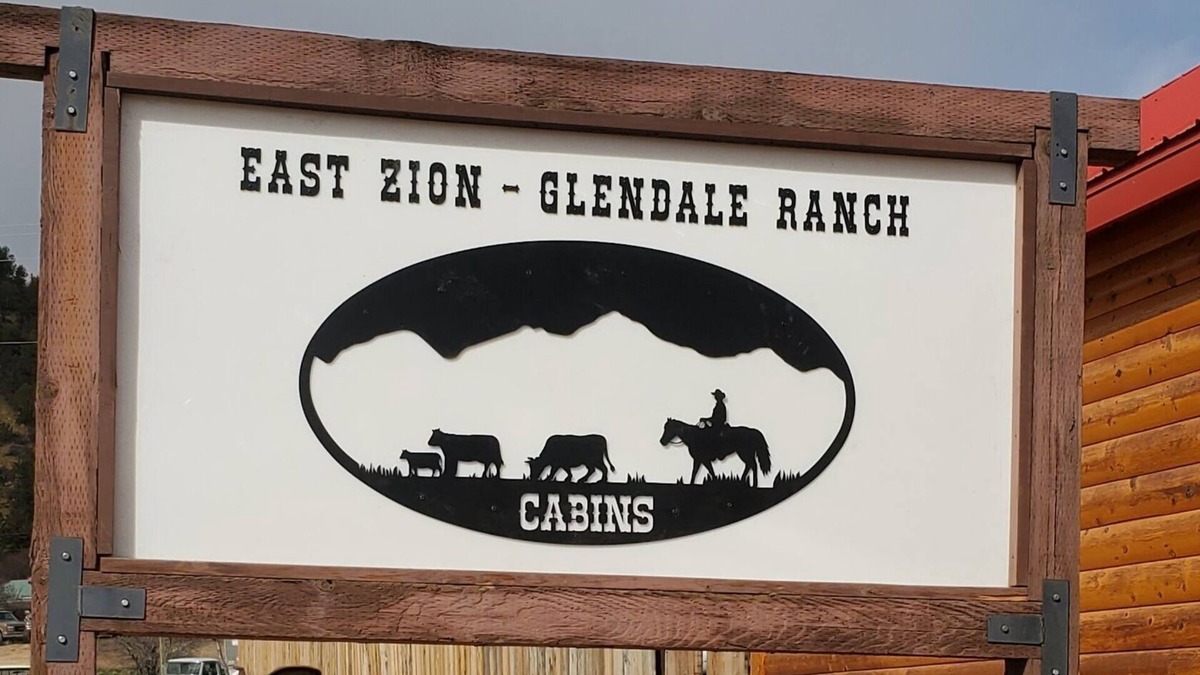 Glendale Cabin | East Zion-Glendale Ranch Cabin 3