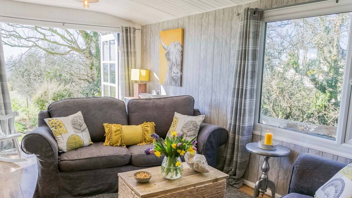 Llanerchymedd Cottage | Easter Cabin - a remote that sleeps 4 guests in 2 bedrooms