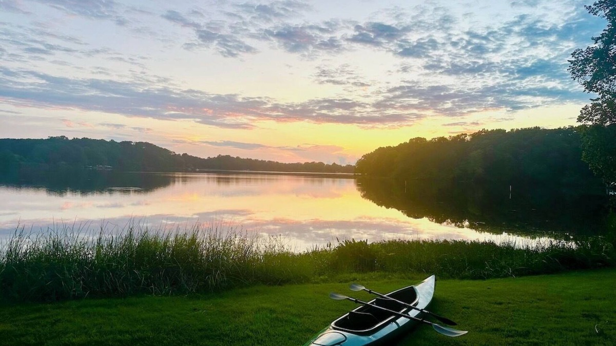 Magnolia Cottage | Eastern shore beachfront cottage with stunning sunset views!