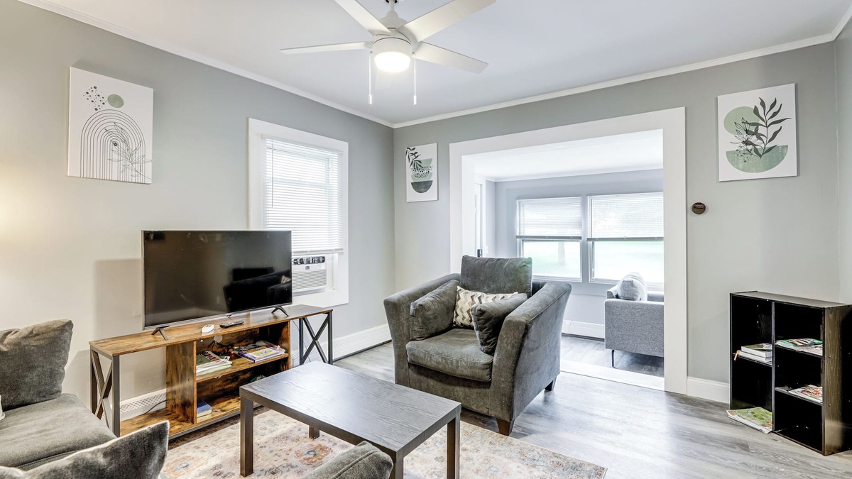 Easthampton Apartment | Easthampton Apartment Near Breweries & Rail Trail!