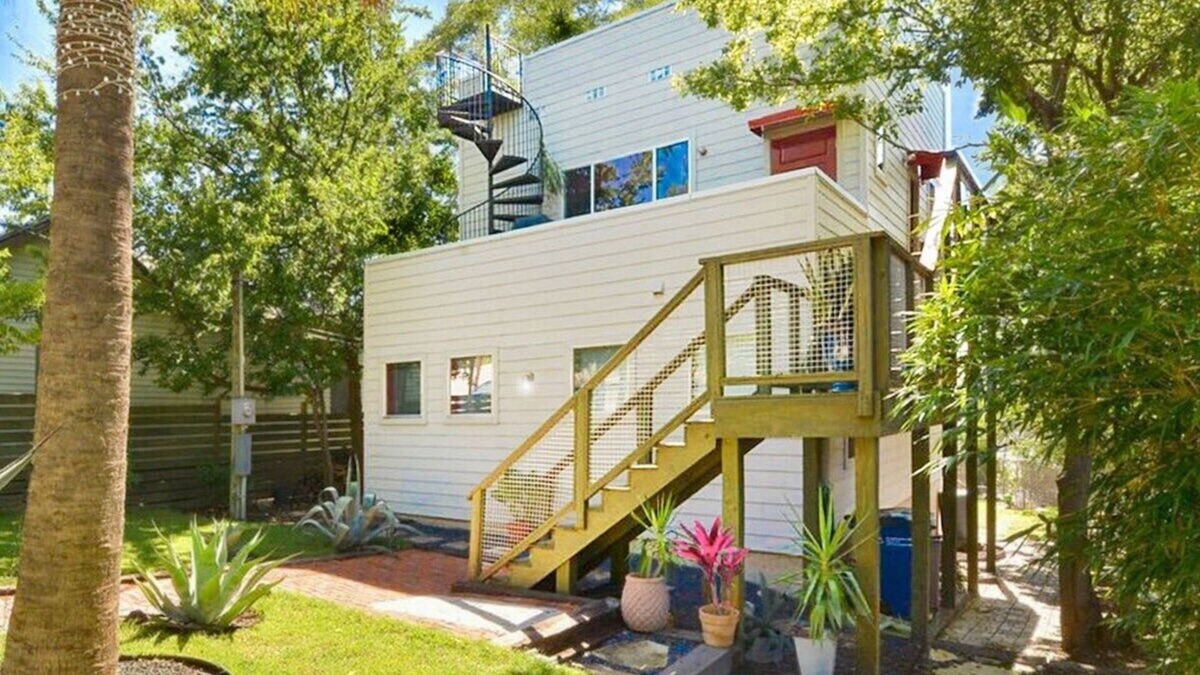 Blackshear-Prospect Hill House | Eastside Downtown Skyline Stunner