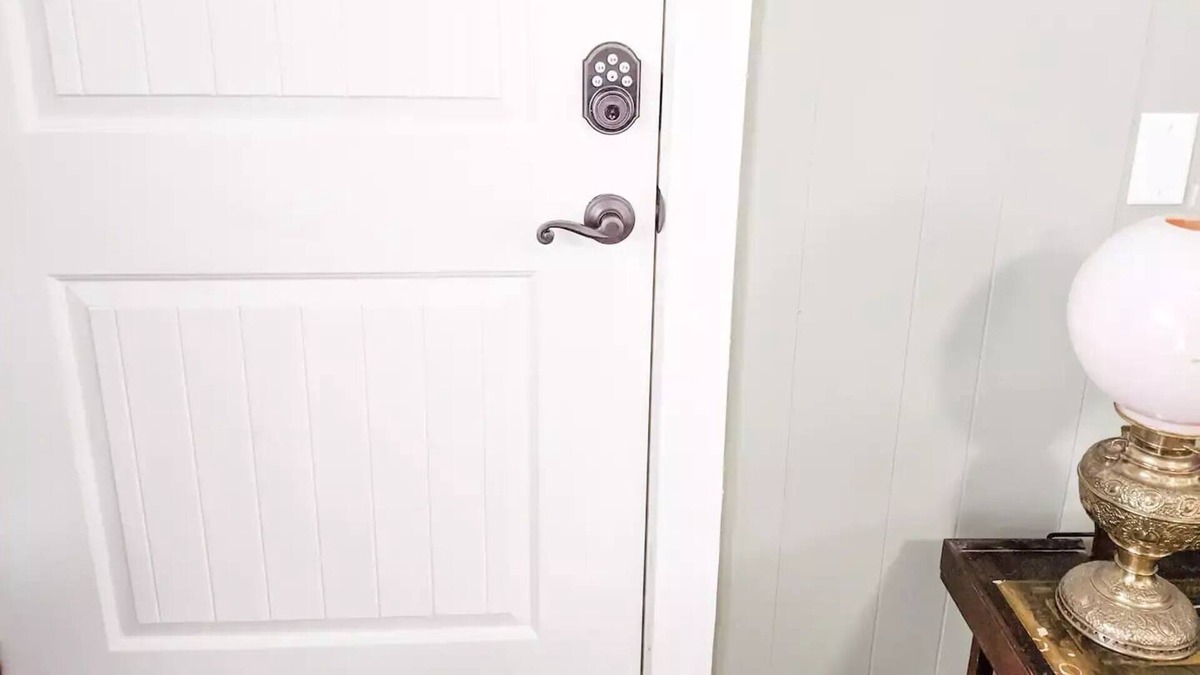 Tallahassee Apartment | Eastside quiet apartment, totally furnished with utilities.