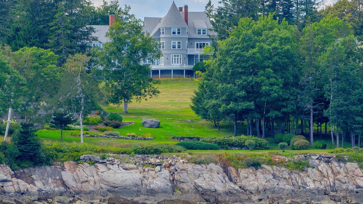 Glen Cove Condo | Eastward on the Ocean- oceanfront condo on scenic Penobscot Bay
