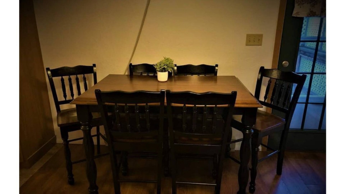 Windber House | Easy Access King and Queen Nestled Ranch!