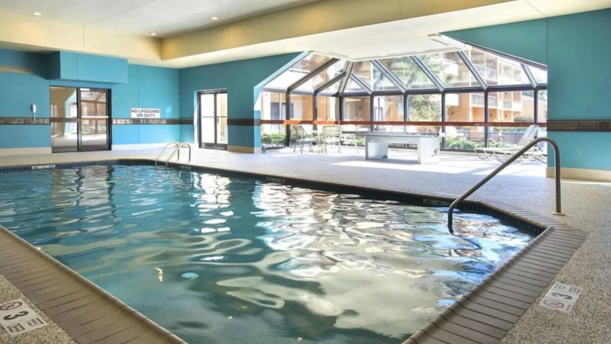 Mahwah House | Easy Access to Crossroads Corporate Center! FREE Parking, Pool, Pets Allowed!
