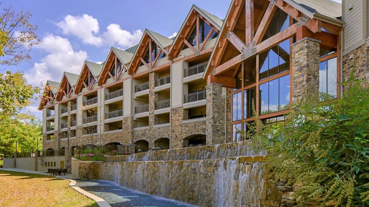 Big Cedars Apartment | Easy Access to Dogwood Canyon in this great resort Studio Apt