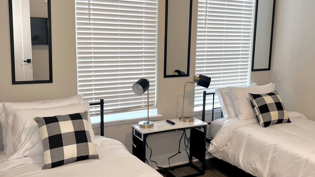 Huntsville Apartment | Easy Access to Downtown Huntsville and Major Highways