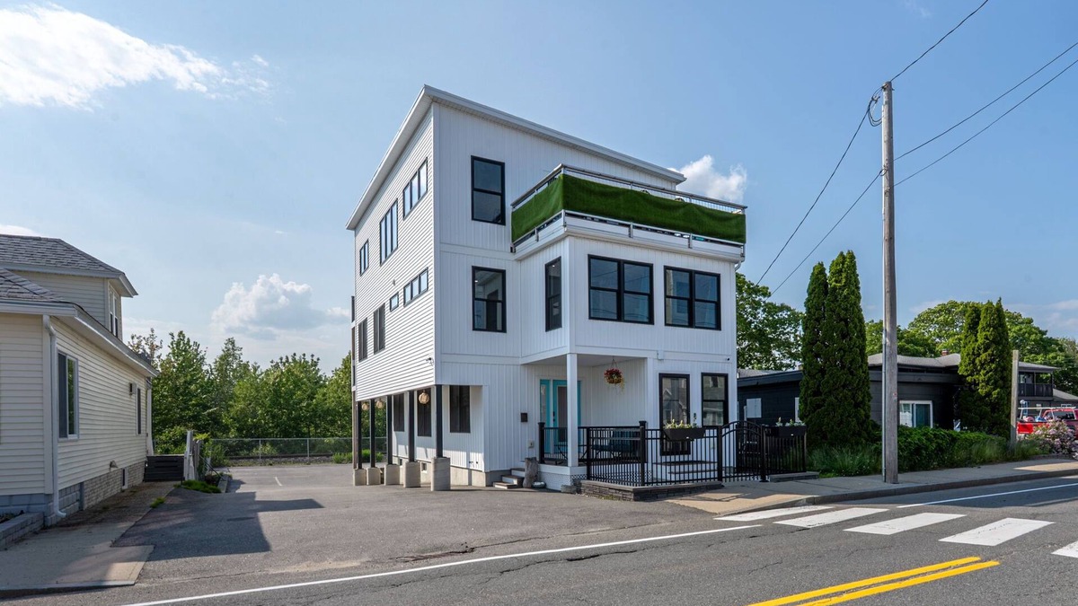 Old Orchard Beach House | Easy Beach Access, Sleeps 12