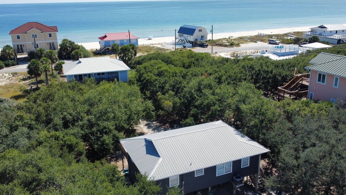 St. George Island Cottage | Easy Beach Access - 2 FREE BIKE RENTALS INCLUDED WITH YOUR STAY!