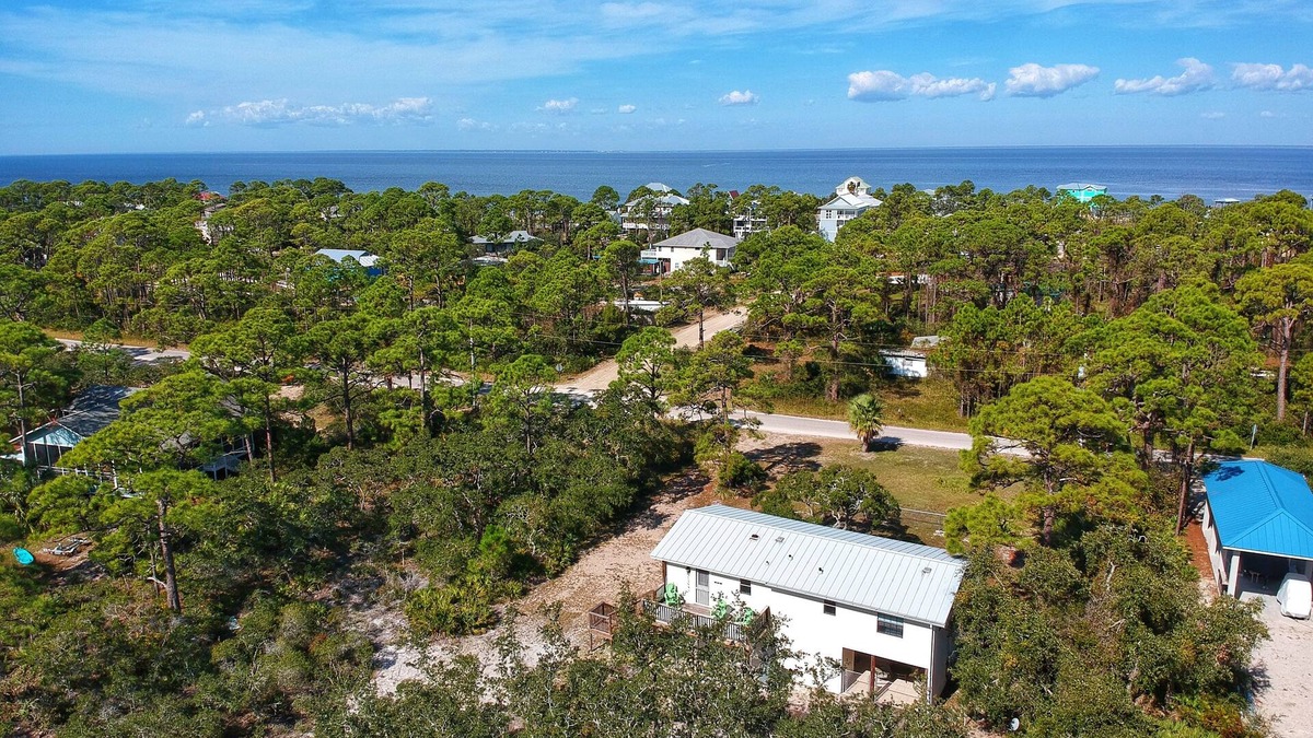 St. George Island Cottage | Easy Beach Access - 2 FREE BIKE RENTALS INCLUDED WITH YOUR STAY!