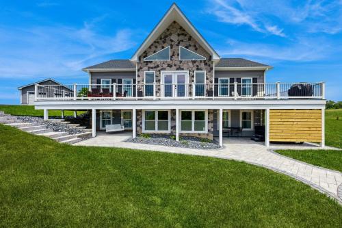 Orange House | Easy Breeze