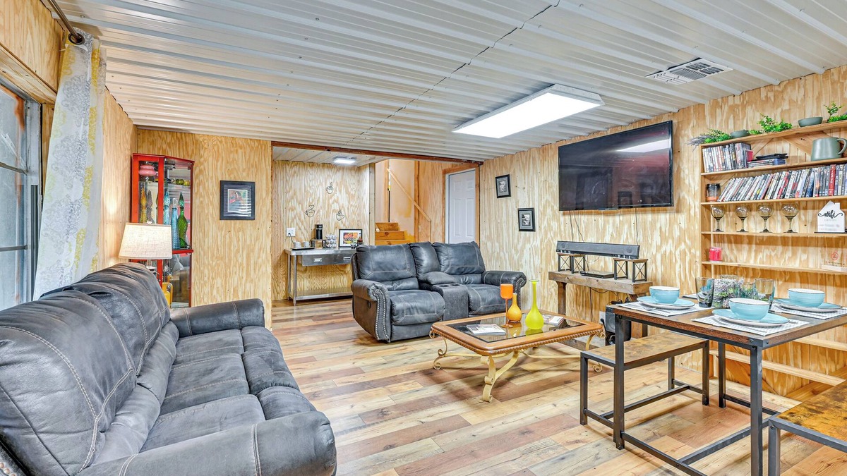 Texarkana Apartment | Easy I-30 Access: Cozy Texarkana Apt w/Essentials